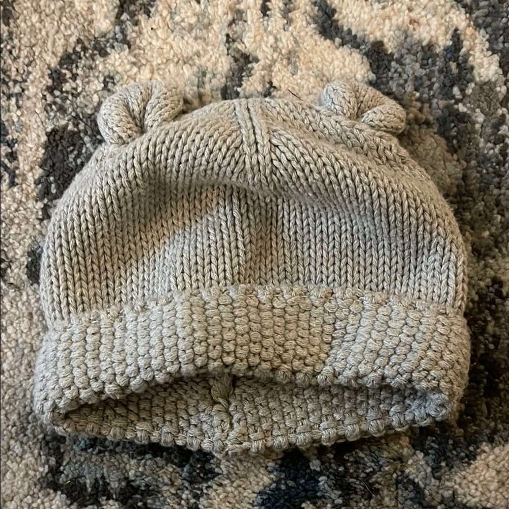 Baby Gap 6-12 months Cozy Gray Knit Kids Beanie